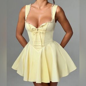 Elegant Yellow Dress with Bow Detail